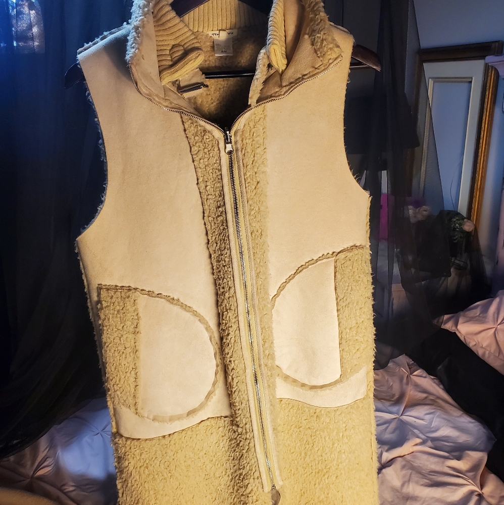 Tea n rise vest
